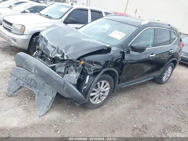 KNMAT2MT0HP576752 2017 NISSAN ROGUE - Image 2