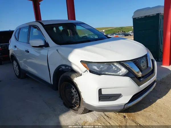 KNMAT2MT0HP577495 2017 NISSAN ROGUE - Image 1