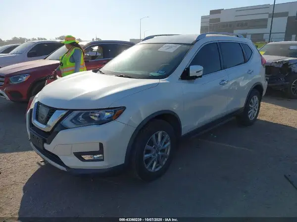 KNMAT2MT0HP594135 2017 NISSAN ROGUE - Image 2