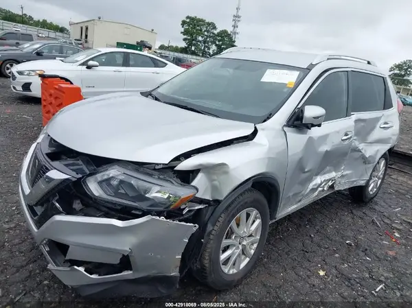 KNMAT2MT0HP595950 2017 NISSAN ROGUE - Image 2