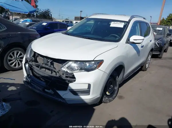 KNMAT2MT0HP596368 2017 NISSAN ROGUE - Image 2