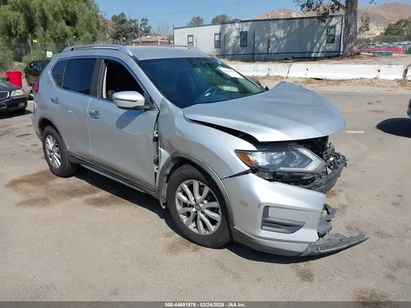 KNMAT2MT0HP601861 2017 NISSAN ROGUE - Image 1