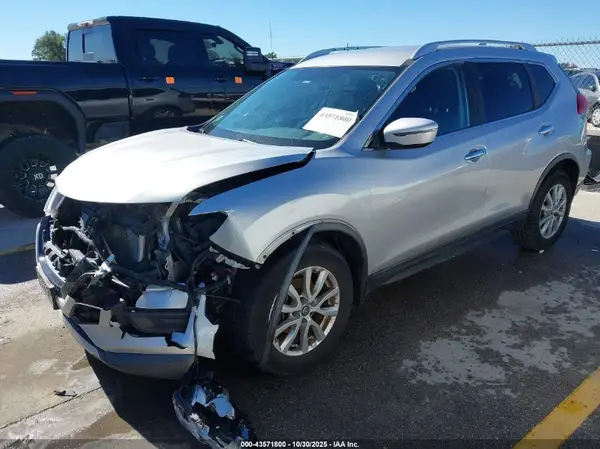 KNMAT2MT0HP611189 2017 NISSAN ROGUE - Image 2