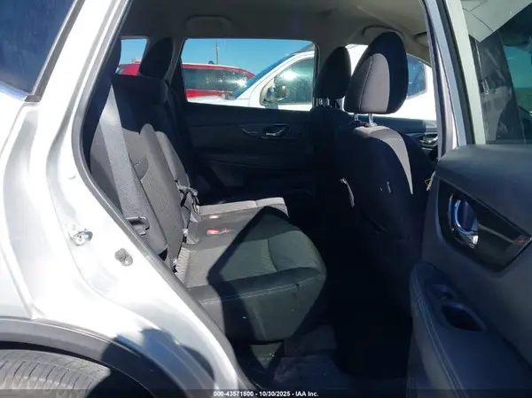 KNMAT2MT0HP611189 2017 NISSAN ROGUE - Image 8