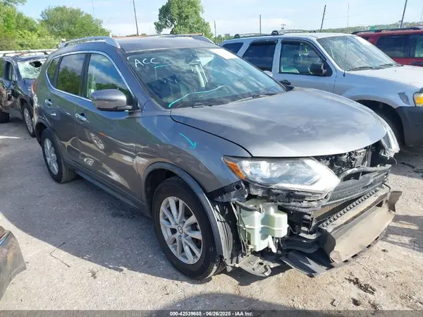KNMAT2MT0JP504584 2018 NISSAN ROGUE - Image 1