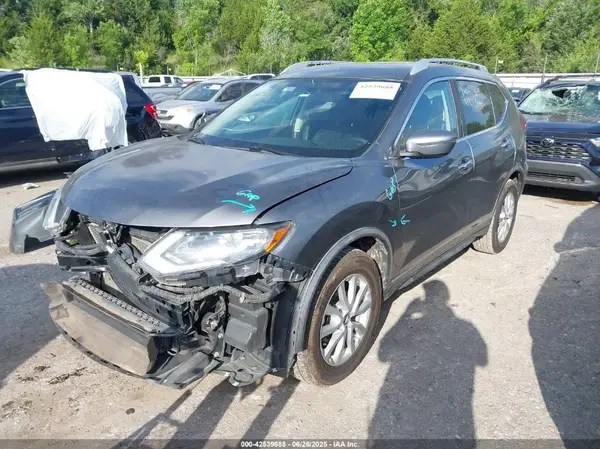 KNMAT2MT0JP504584 2018 NISSAN ROGUE - Image 2