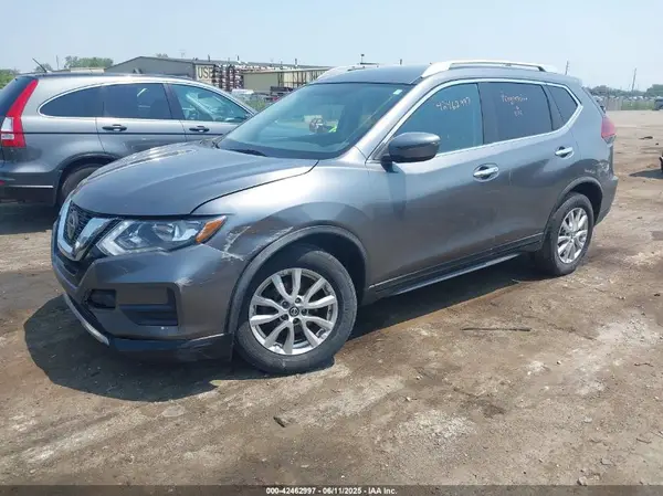 KNMAT2MT0JP505119 2018 NISSAN ROGUE - Image 2