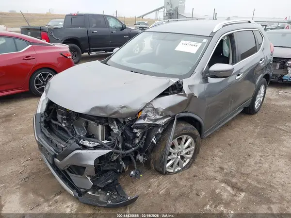 KNMAT2MT0JP514516 2018 NISSAN ROGUE - Image 2