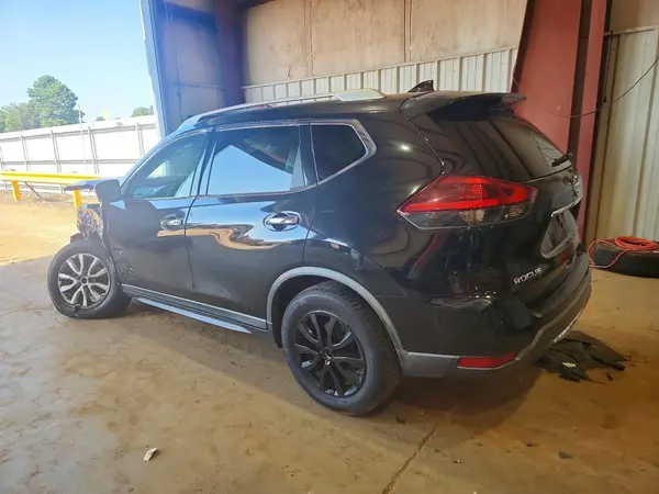 KNMAT2MT0JP515343 2018 NISSAN ROGUE - Image 2