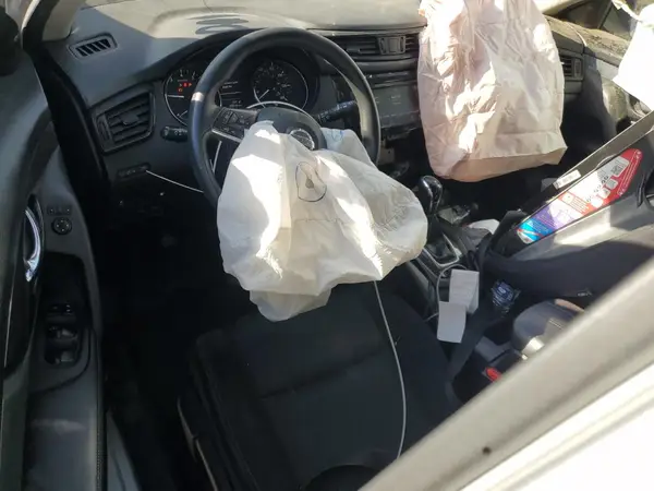 KNMAT2MT0JP515939 2018 NISSAN ROGUE - Image 8