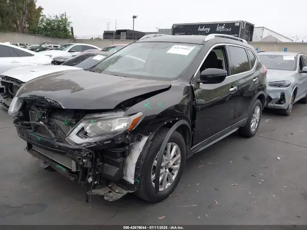 KNMAT2MT0JP516105 2018 NISSAN ROGUE - Image 2