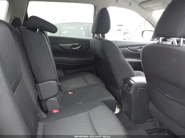KNMAT2MT0JP516105 2018 NISSAN ROGUE - Image 8