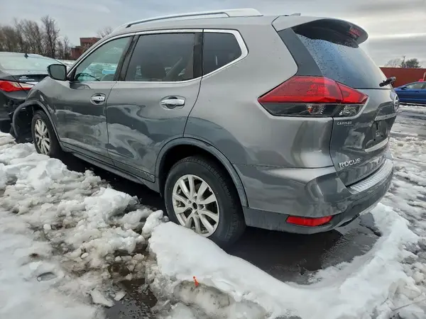KNMAT2MT0JP519411 2018 NISSAN ROGUE - Image 2