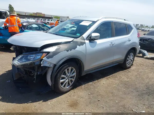 KNMAT2MT0JP525371 2018 NISSAN ROGUE - Image 2