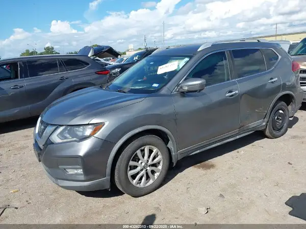 KNMAT2MT0JP530070 2018 NISSAN ROGUE - Image 2