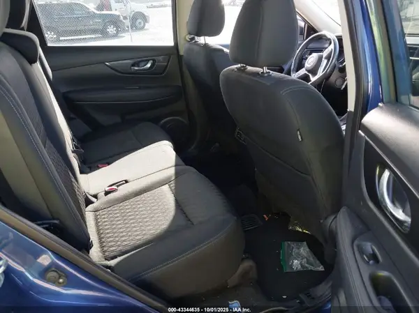 KNMAT2MT0JP545605 2018 NISSAN ROGUE - Image 8