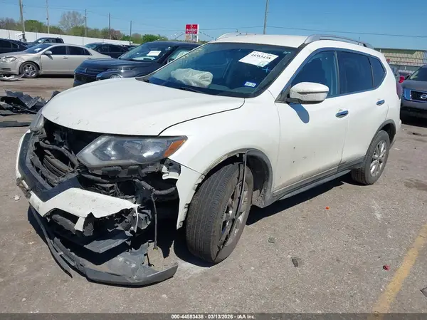 KNMAT2MT0JP550223 2018 NISSAN ROGUE - Image 2