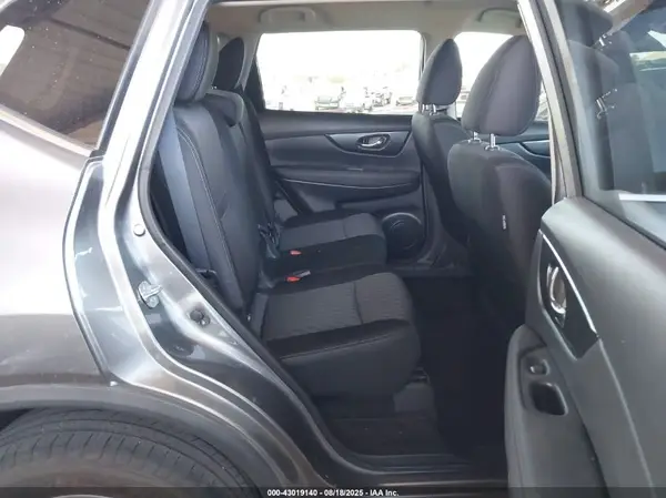 KNMAT2MT0JP563425 2018 NISSAN ROGUE - Image 8