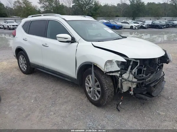 KNMAT2MT0JP565014 2018 NISSAN ROGUE - Image 1