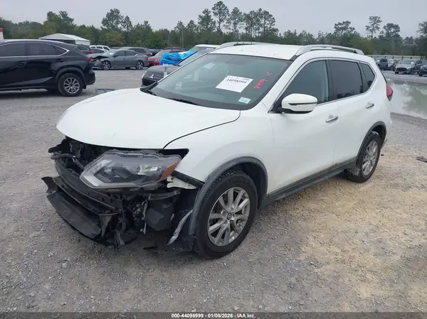 KNMAT2MT0JP565014 2018 NISSAN ROGUE - Image 2