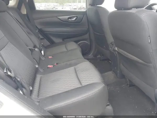 KNMAT2MT0JP565014 2018 NISSAN ROGUE - Image 8