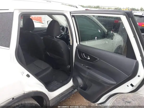 KNMAT2MT0JP567829 2018 NISSAN ROGUE - Image 8