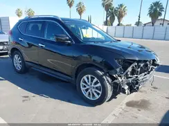 KNMAT2MT0JP568950 2018 NISSAN ROGUE