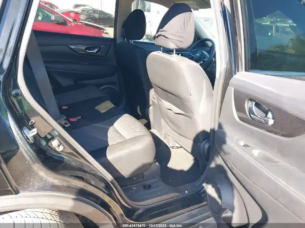 KNMAT2MT0JP569922 2018 NISSAN ROGUE - Image 8