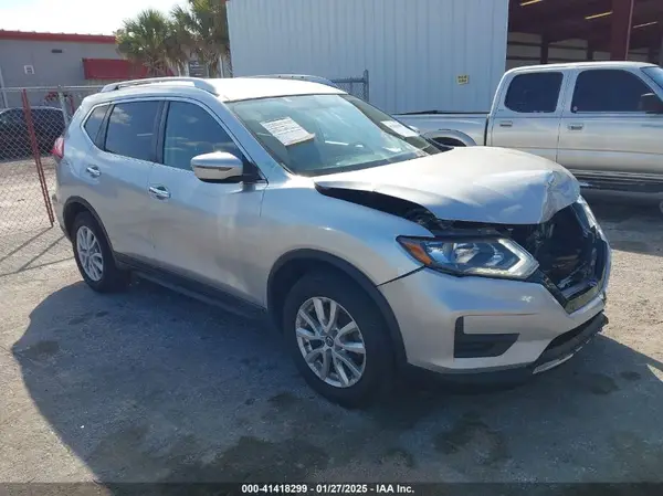 KNMAT2MT0JP573212 2018 NISSAN ROGUE - Image 1