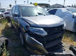 KNMAT2MT0JP579124 2018 NISSAN ROGUE