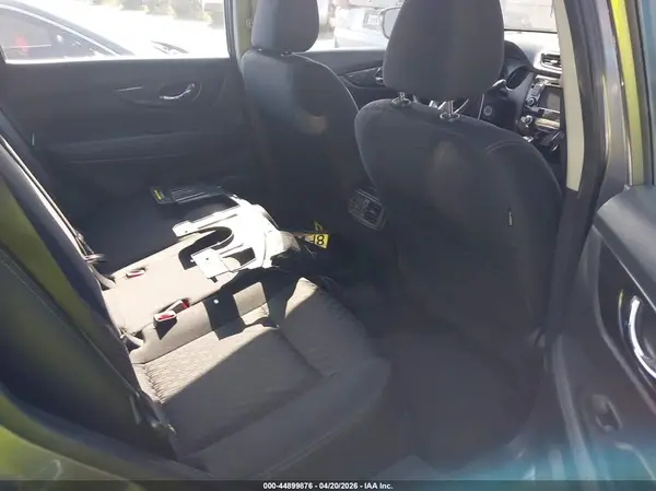 KNMAT2MT0JP579124 2018 NISSAN ROGUE - Image 8