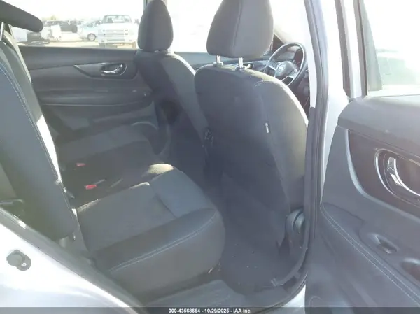 KNMAT2MT0JP579821 2018 NISSAN ROGUE - Image 8