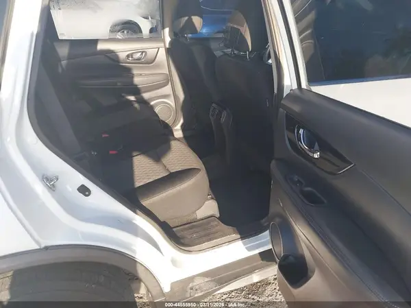 KNMAT2MT0JP581312 2018 NISSAN ROGUE - Image 8