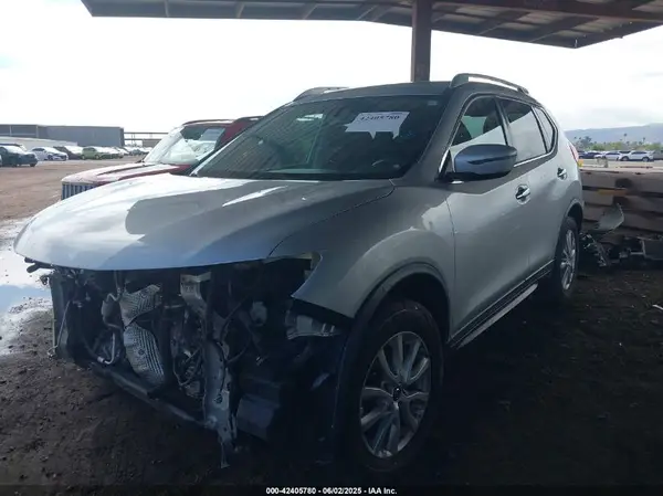 KNMAT2MT0JP586719 2018 NISSAN ROGUE - Image 2