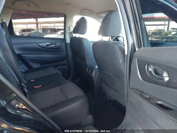 KNMAT2MT0JP598093 2018 NISSAN ROGUE - Image 8