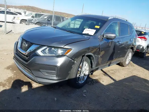 KNMAT2MT0JP605494 2018 NISSAN ROGUE - Image 2