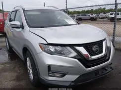 KNMAT2MT0JP607973 2018 NISSAN ROGUE