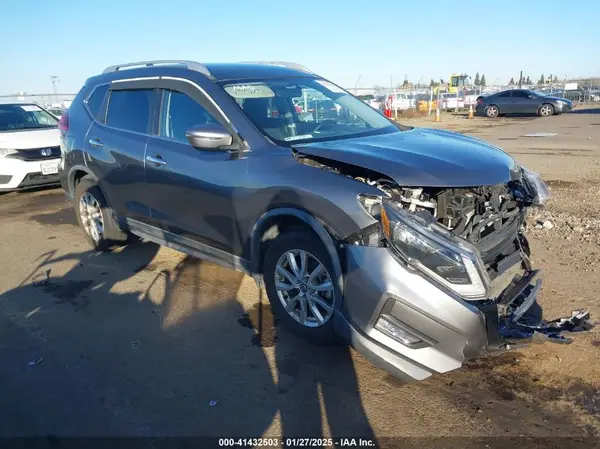 KNMAT2MT0JP608489 2018 NISSAN ROGUE - Image 1