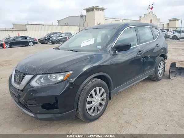KNMAT2MT0JP610128 2018 NISSAN ROGUE - Image 2