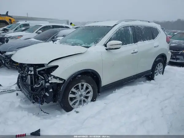 KNMAT2MT0JP611893 2018 NISSAN ROGUE - Image 2