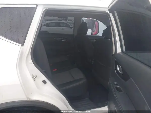 KNMAT2MT0KP511634 2019 NISSAN ROGUE - Image 8