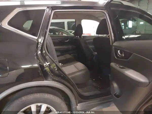KNMAT2MT0KP531575 2019 NISSAN ROGUE - Image 8