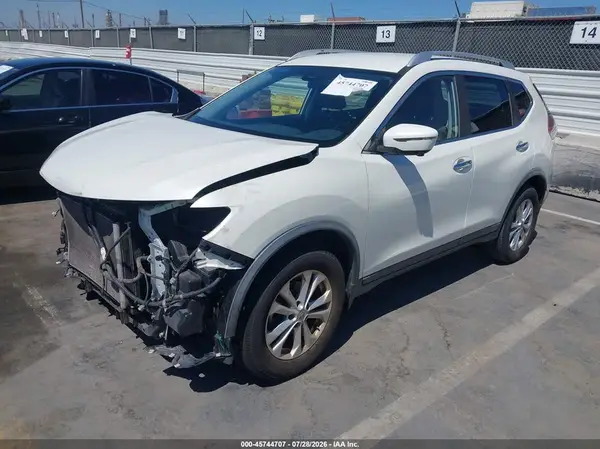 KNMAT2MT1GP636360 2016 NISSAN ROGUE - Image 2