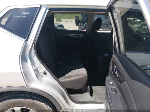 KNMAT2MT1GP718153 2016 NISSAN ROGUE - Image 8