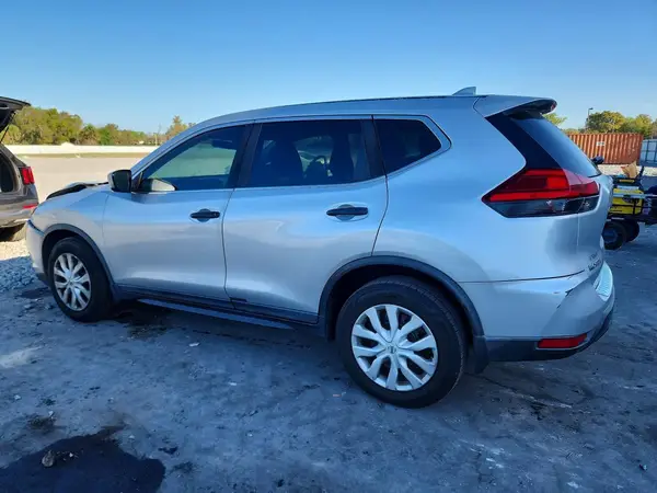 KNMAT2MT1HP501770 2017 NISSAN ROGUE - Image 2