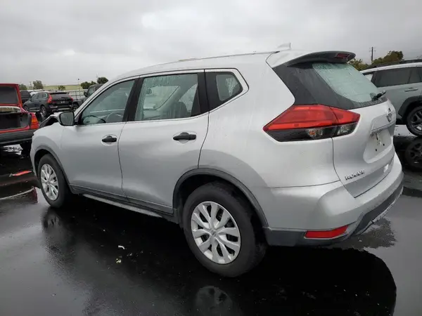 KNMAT2MT1HP504085 2017 NISSAN ROGUE - Image 2