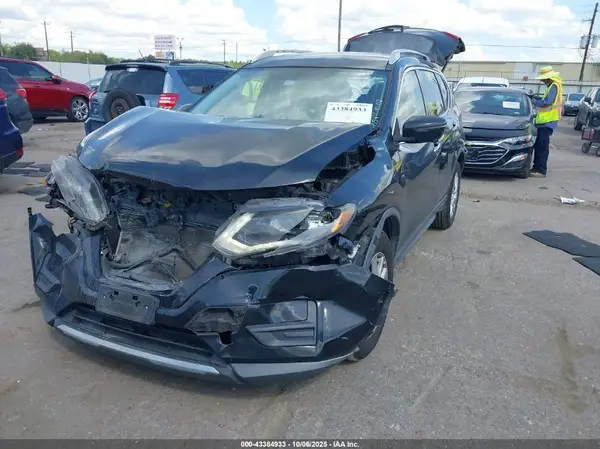 KNMAT2MT1HP508377 2017 NISSAN ROGUE - Image 2