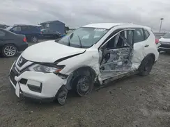 KNMAT2MT1HP512879 2017 NISSAN ROGUE