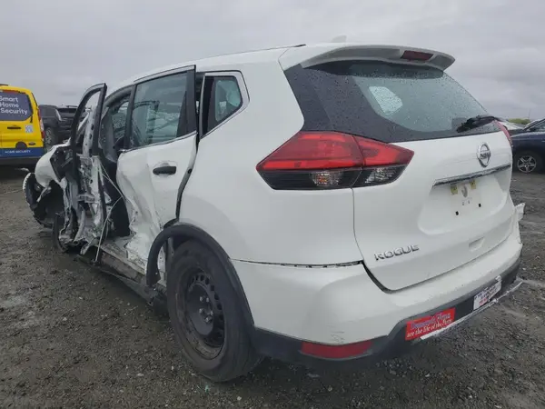 KNMAT2MT1HP512879 2017 NISSAN ROGUE - Image 2