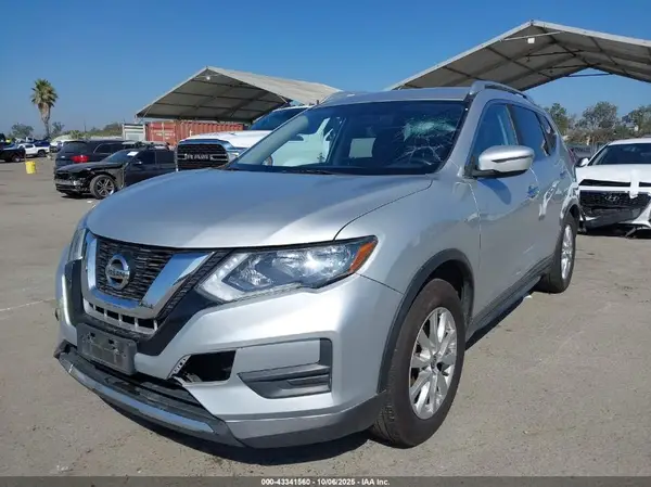 KNMAT2MT1HP514342 2017 NISSAN ROGUE - Image 2